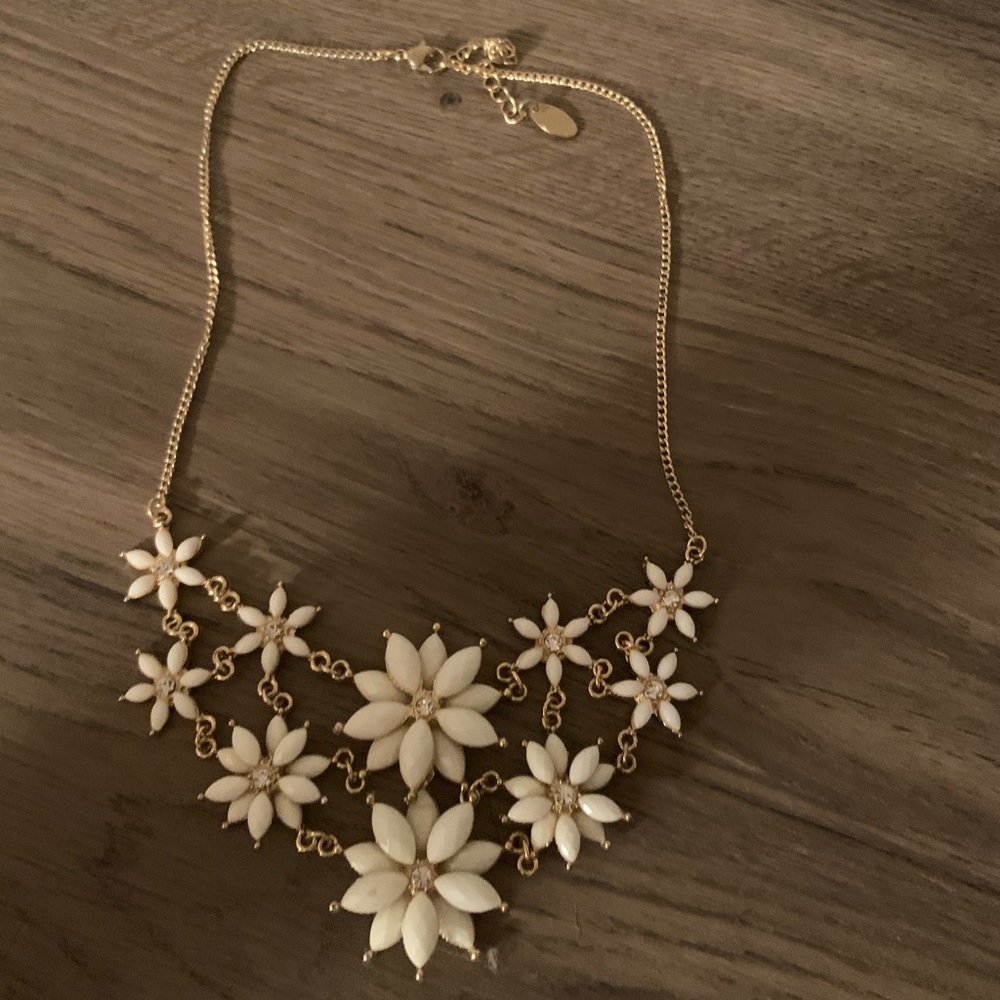 Elegant Floral Necklace